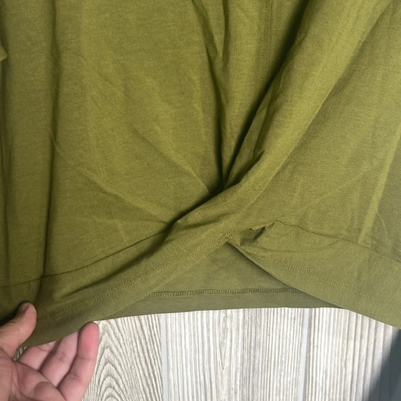 Women's Alphalete Evo Twist Crop Green Shirt Size XXL NWT - Picture 2 of 6